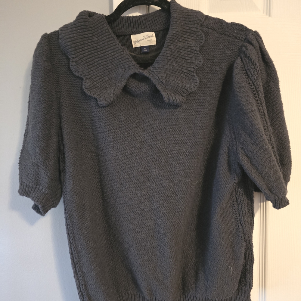 Universal Thread Scalloped Collar Short-Sleeve Knit Sweater in Charcoal Gray